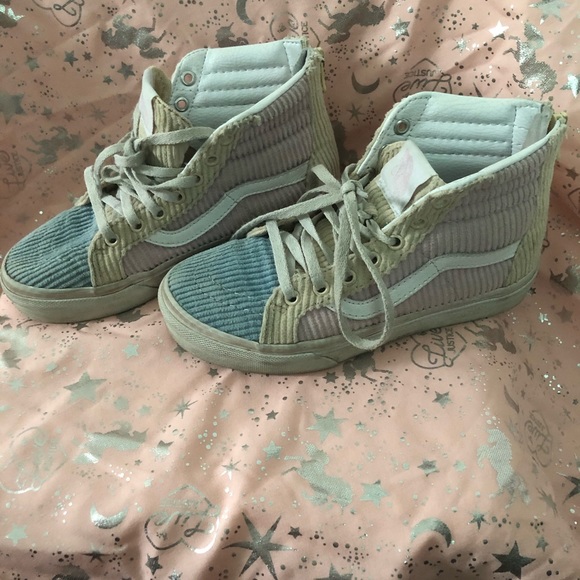 Vans - Picture 3 of 3